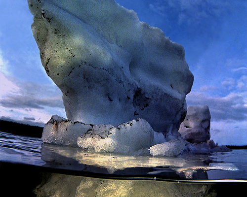 Айсберг в океане